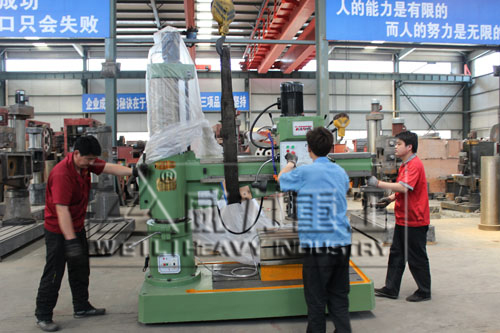 機械50搖臂鉆床發(fā)貨