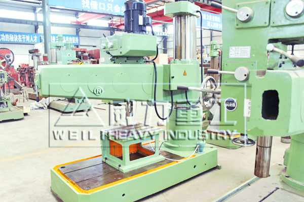 機械63搖臂鉆床后視圖