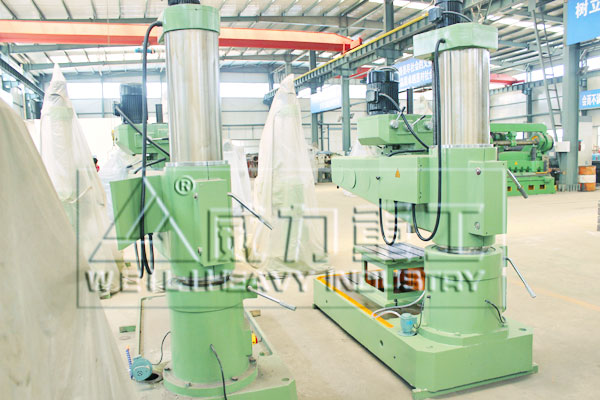 3063機械搖臂鉆床側(cè)視圖