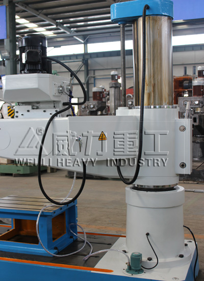 機(jī)械50搖臂鉆床后視圖