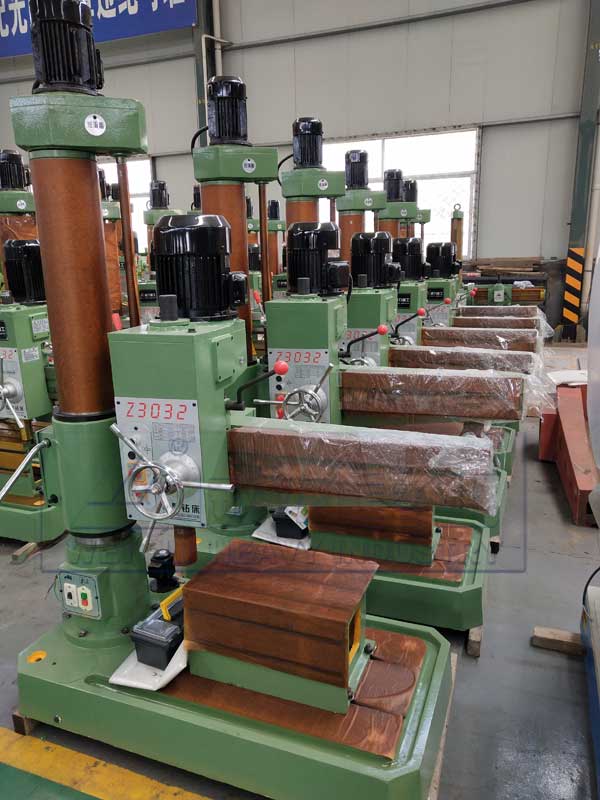 Z3032X10機(jī)械搖臂鉆床現(xiàn)貨圖