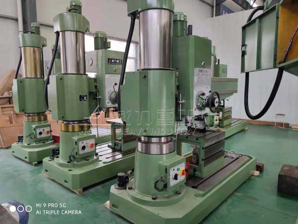 Z3050搖臂鉆床車間實物圖